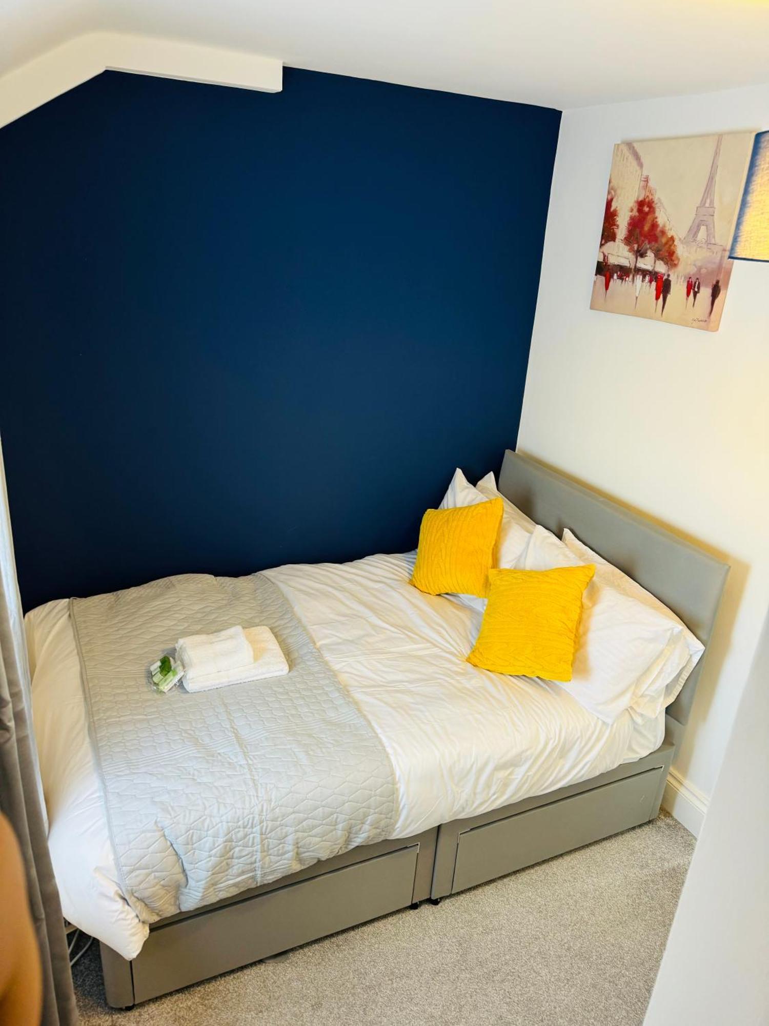 Chic 5 Bedroom House With Private Parking & Garden 布里斯托 外观 照片